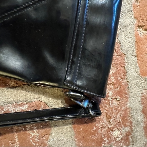 Kirna Zabete Large Clutch Wristlet • Black Patent • Red Rhinestone Kiss Lips - Picture 10 of 14